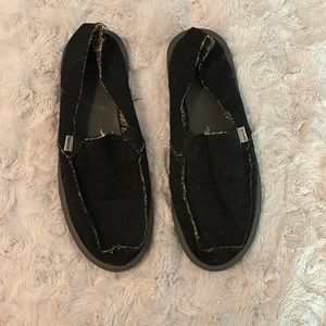 Black sanuks size 10